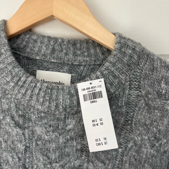 Abercrombie & Fitch - Gray Cropped Sweater - Picture 4 of 4